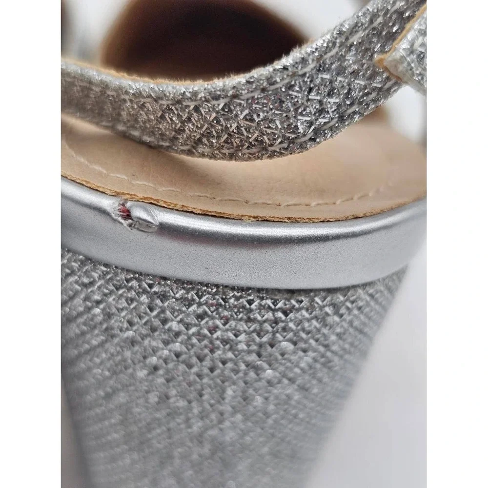 Women IDIFU Pumps Size 9 Silver Party Glitter Block Heel T-Strap HB 9